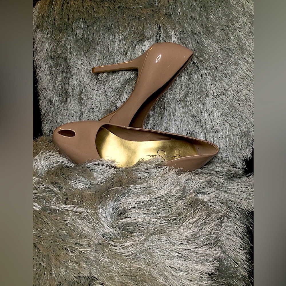 Jessica Simpson Keyhole Nude Pump